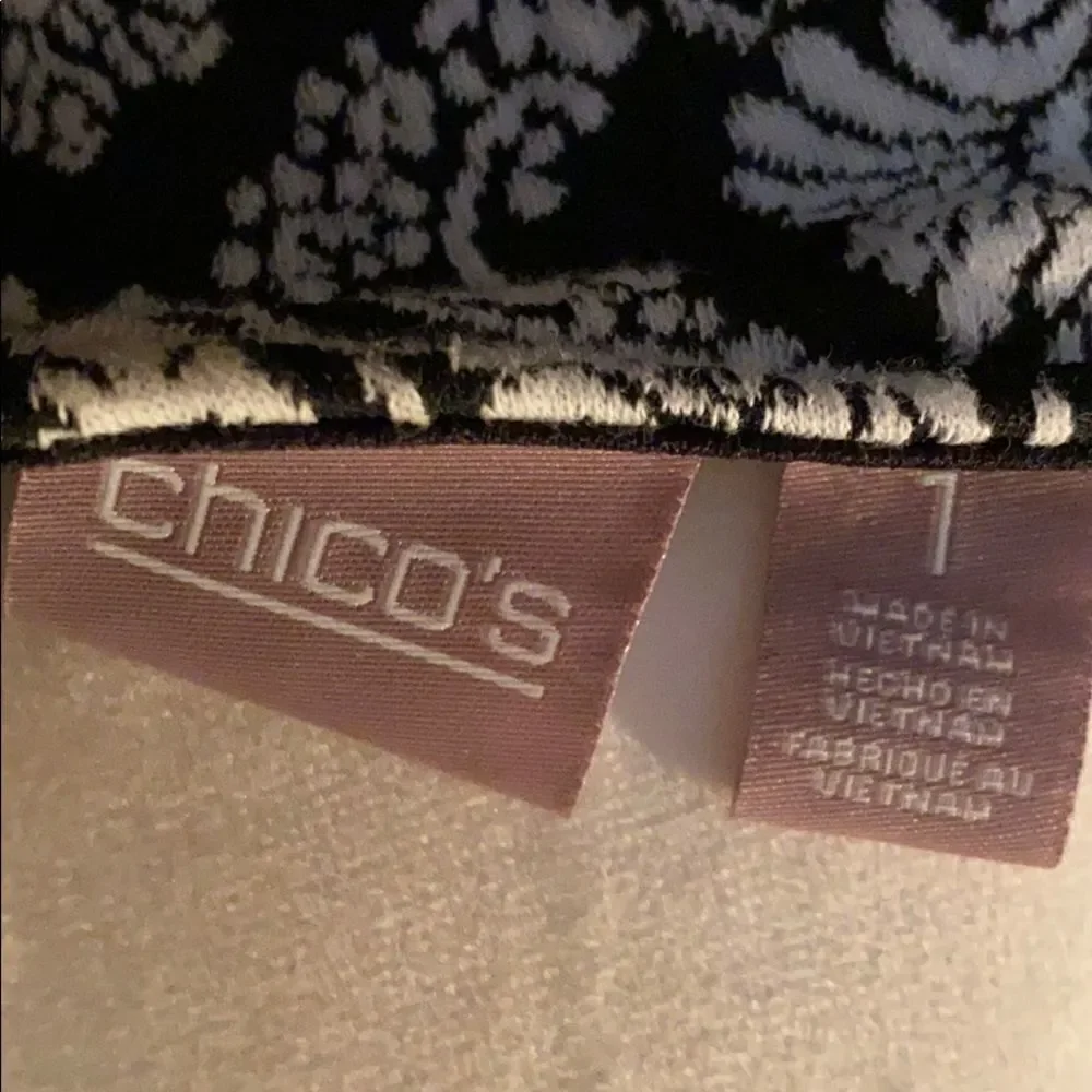 Beautiful Chico’s Top!! - Picture 4 of 5